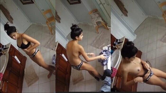 INDIAN CUTE COLLEGE TEEN BATHROOM GIRL HD VDO